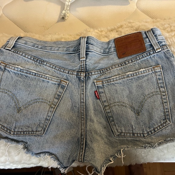 Levi denim shorts - Picture 2 of 2